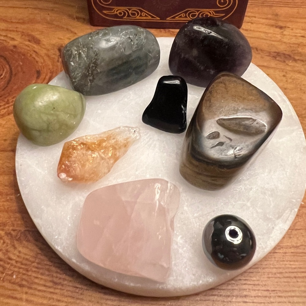9 pc Gemstone Bundle w/ charging plate, stones, and bead